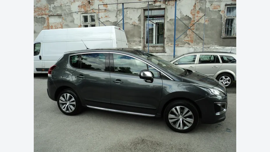 PEUGEOT 3008 -