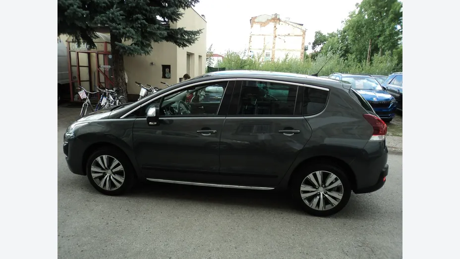 PEUGEOT 3008 -