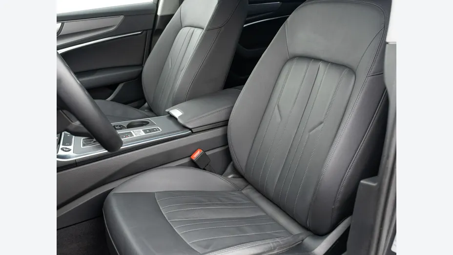 AUDI A6 -