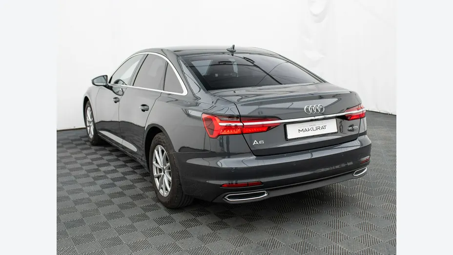 AUDI A6 -