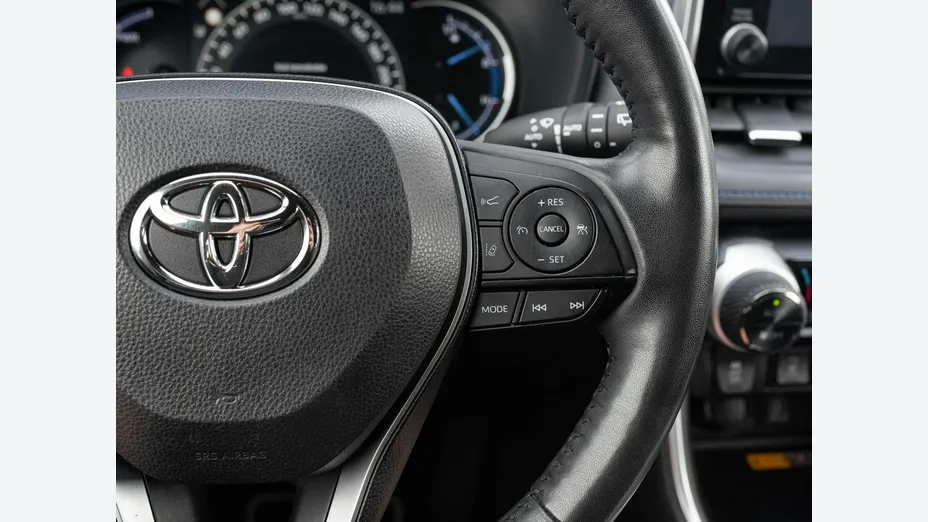 TOYOTA RAV4 -