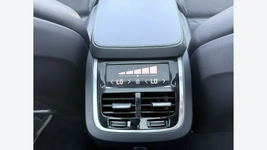 VOLVO XC90 -