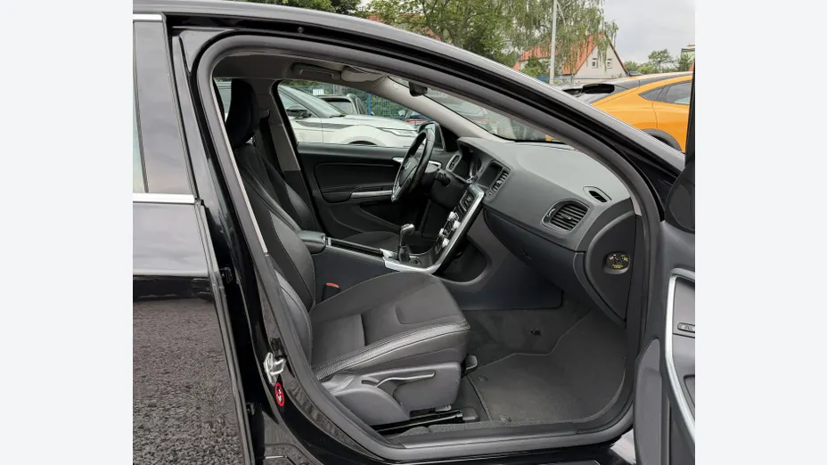 VOLVO S60 -