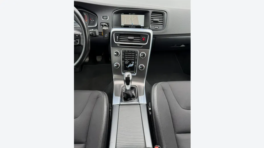 VOLVO S60 -