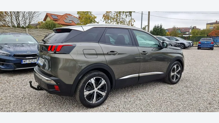 PEUGEOT 3008 -