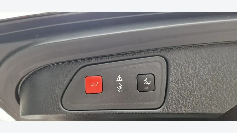 PEUGEOT 3008 -