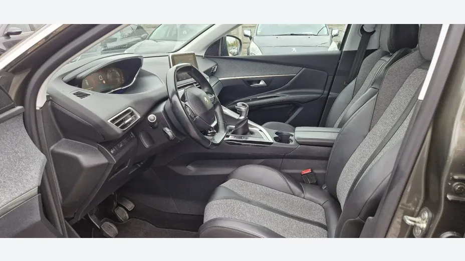 PEUGEOT 3008 -