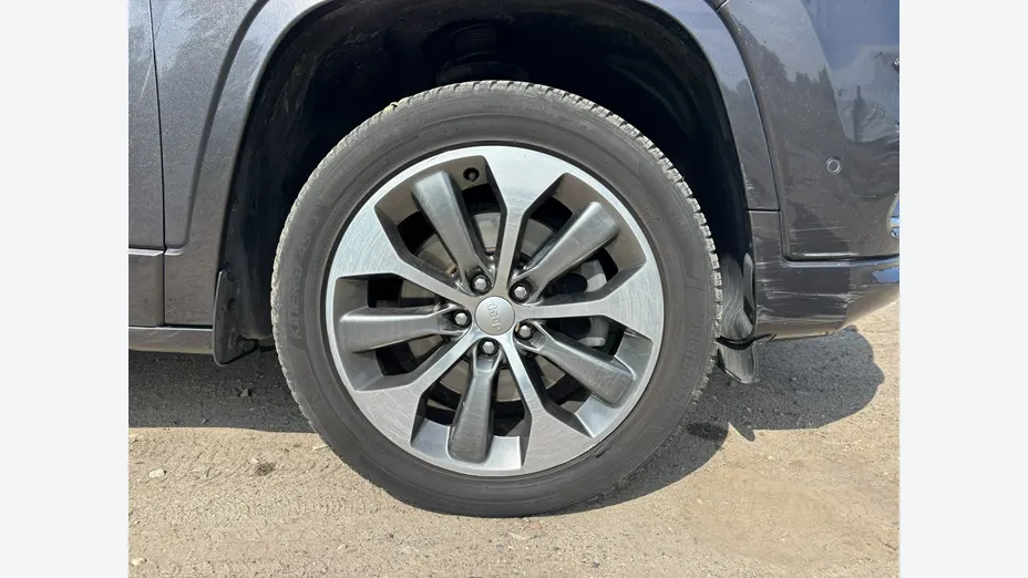 JEEP Cherokee -