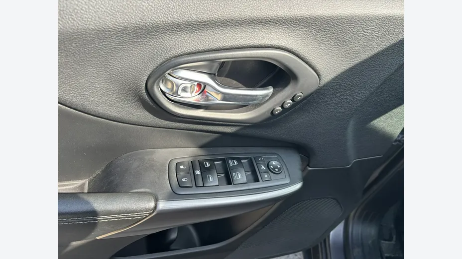 JEEP Cherokee -