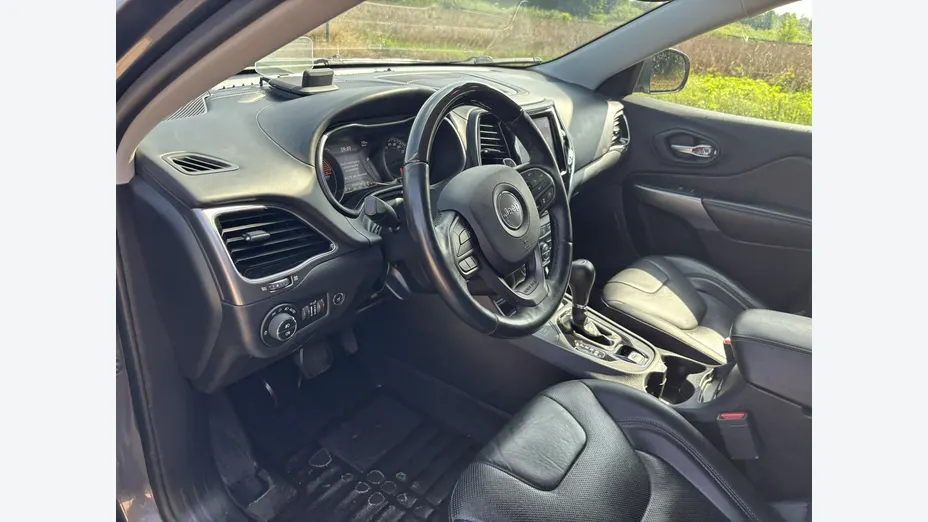 JEEP Cherokee -