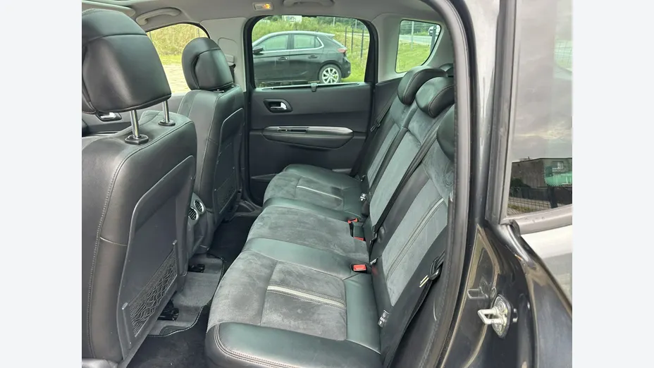 PEUGEOT 3008 -