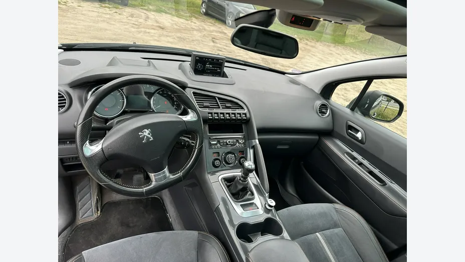 PEUGEOT 3008 -