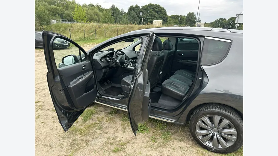 PEUGEOT 3008 -