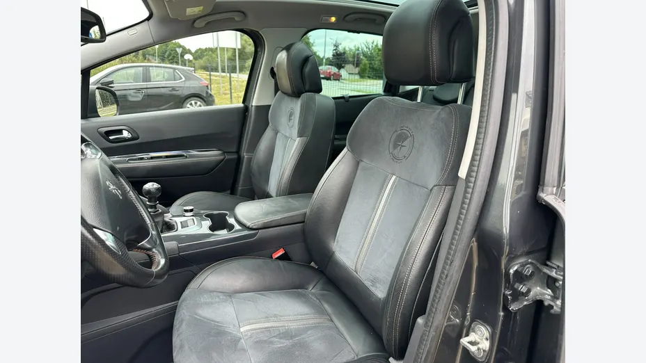 PEUGEOT 3008 -