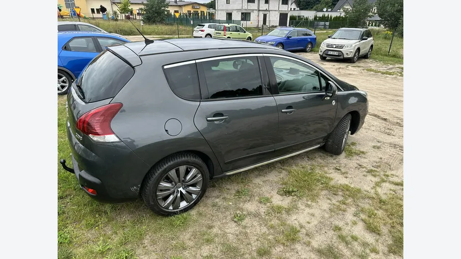 PEUGEOT 3008 -