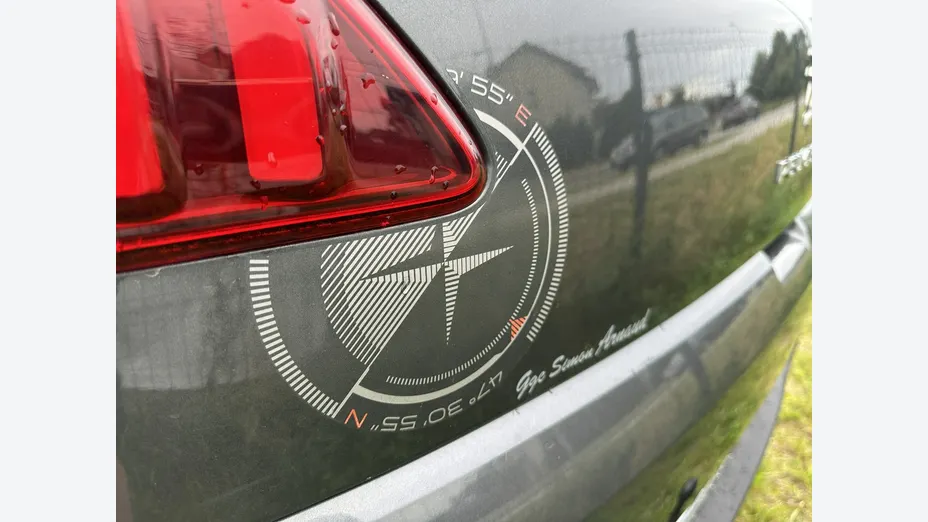 PEUGEOT 3008 -