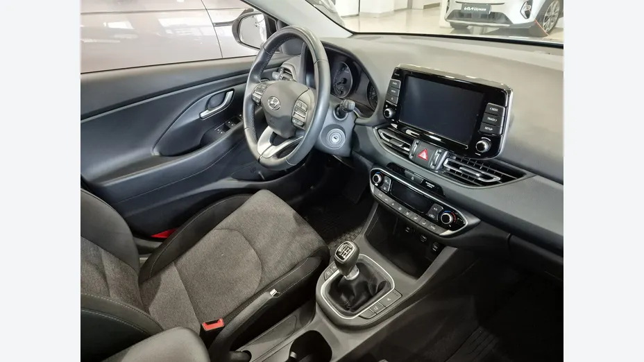 HYUNDAI i30 -