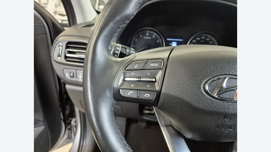 HYUNDAI i30 -