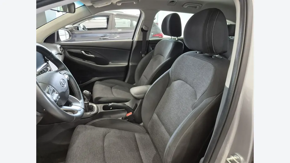 HYUNDAI i30 -