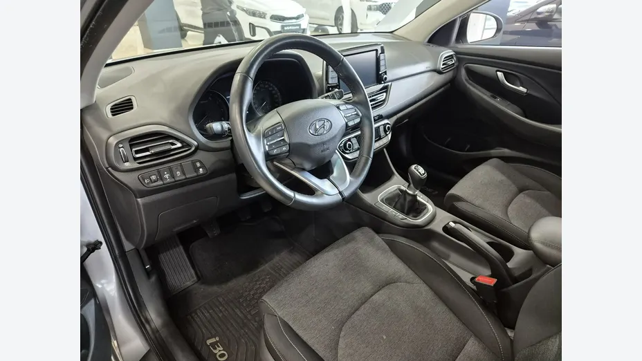 HYUNDAI i30 -