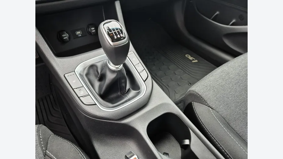 HYUNDAI i30 -