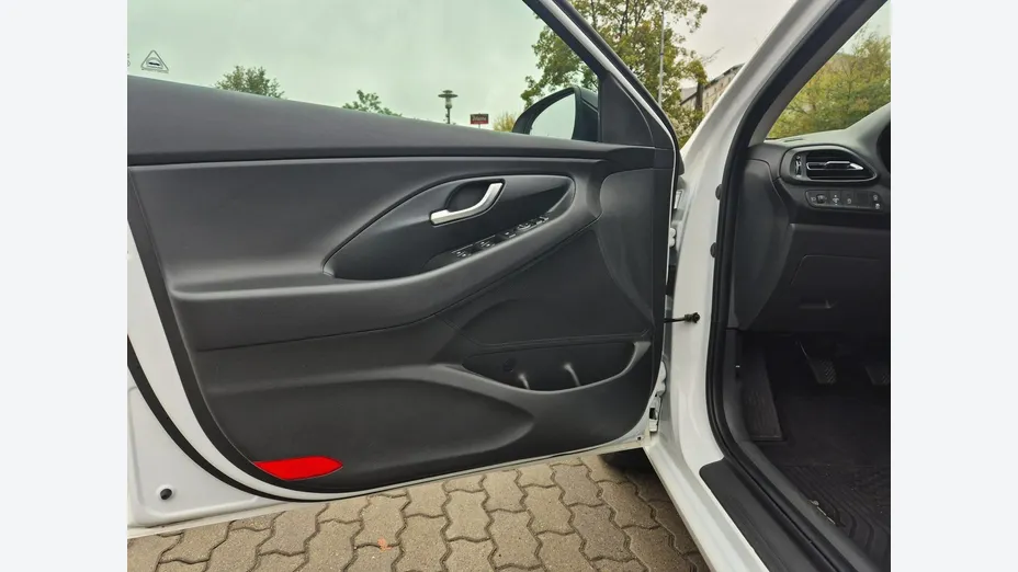 HYUNDAI i30 -
