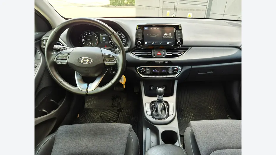 HYUNDAI i30 -