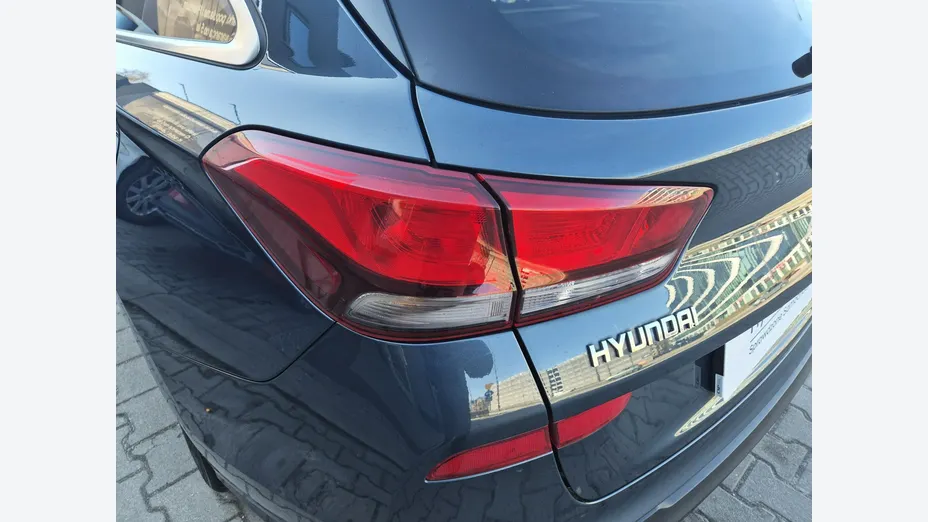 HYUNDAI i30 -