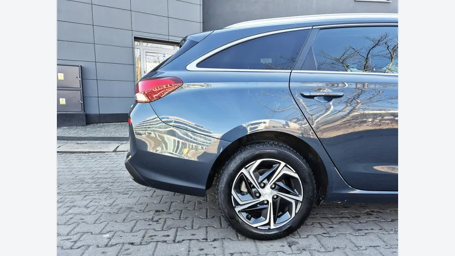 HYUNDAI i30 -