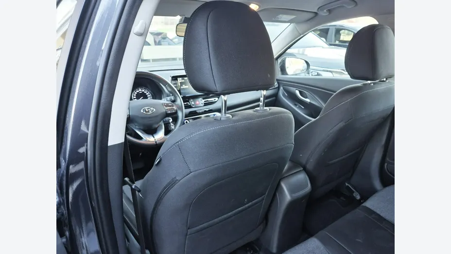 HYUNDAI i30 -