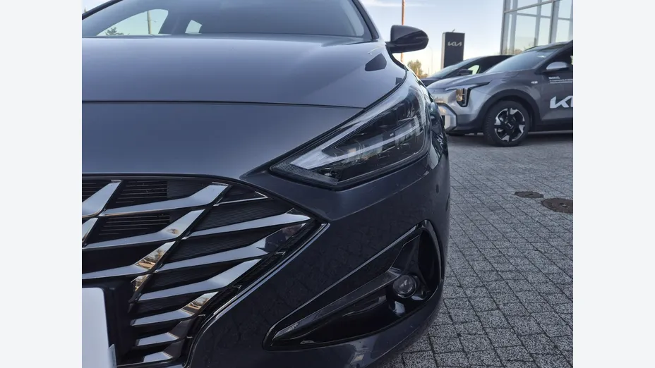 HYUNDAI i30 -