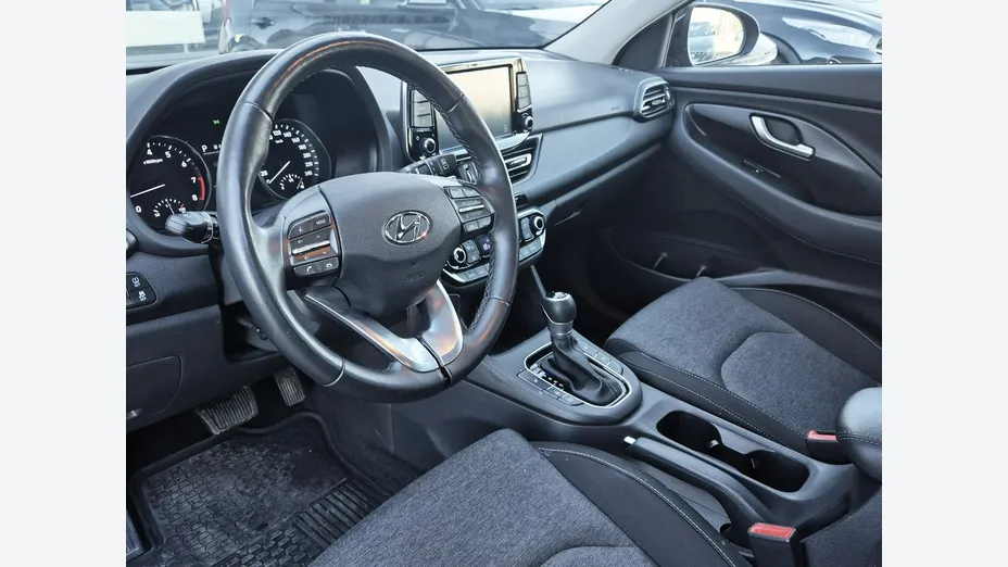 HYUNDAI i30 -