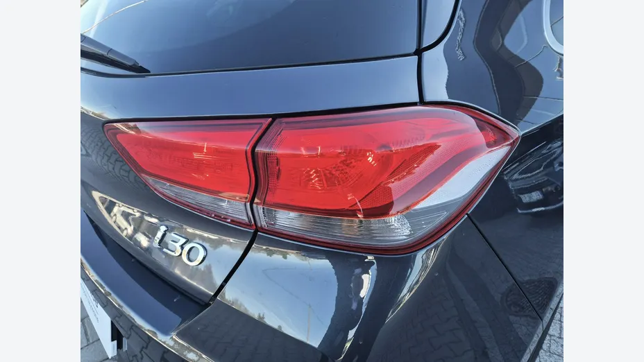 HYUNDAI i30 -
