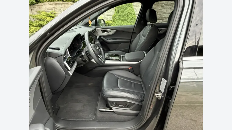 AUDI Q7 -