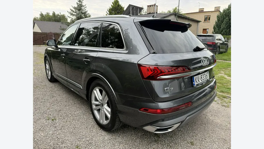 AUDI Q7 -