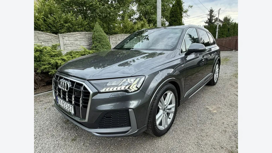 AUDI Q7 -