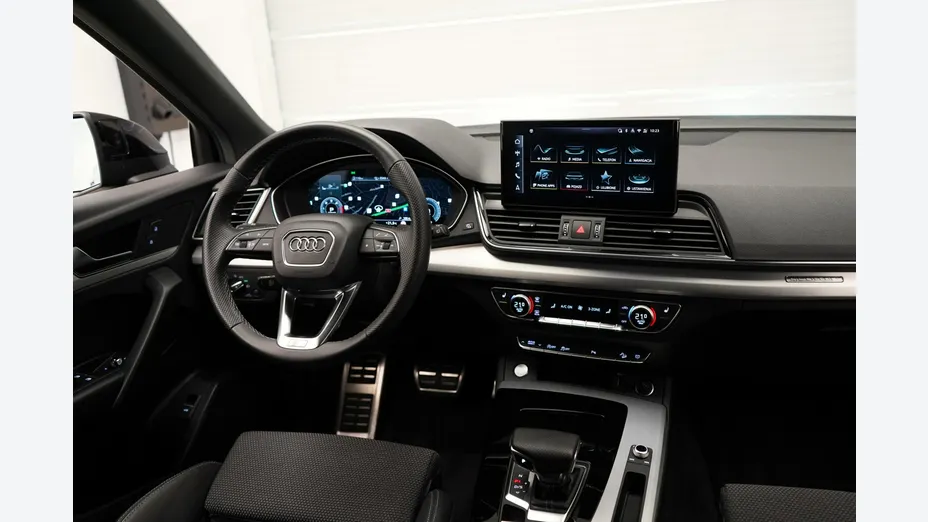 AUDI Q5 -