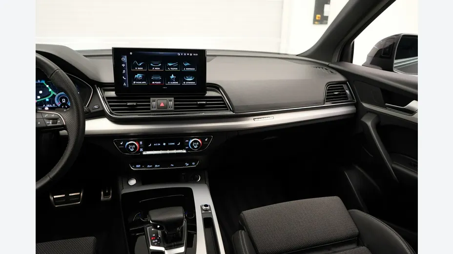 AUDI Q5 -