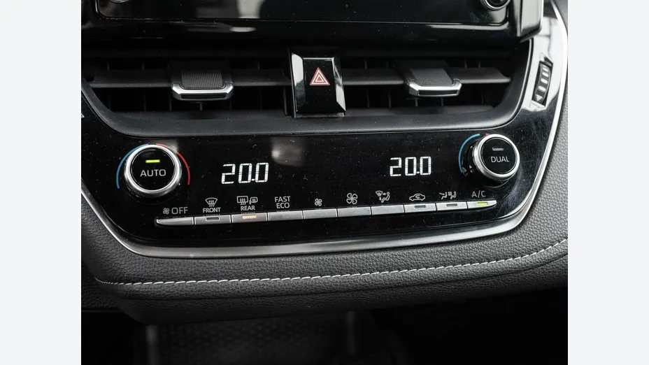 TOYOTA Corolla -