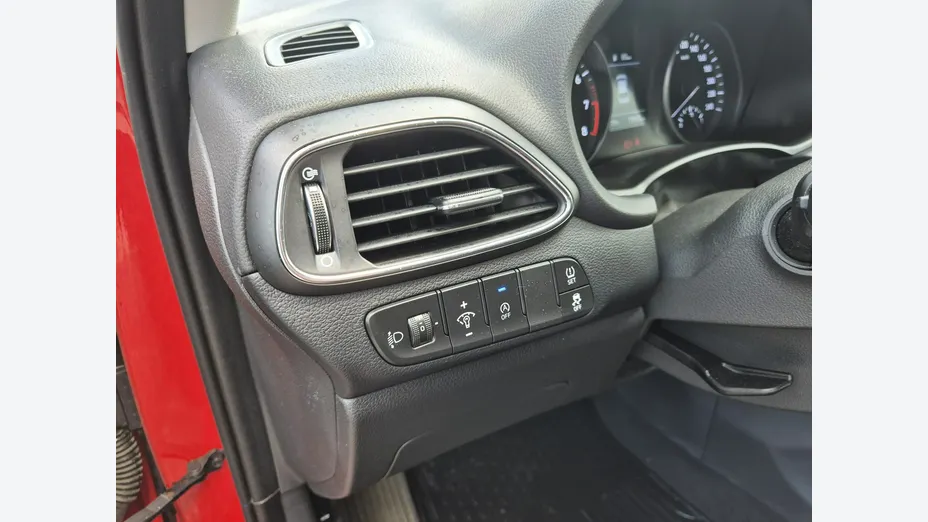 HYUNDAI i30 -