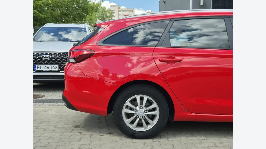 HYUNDAI i30 -