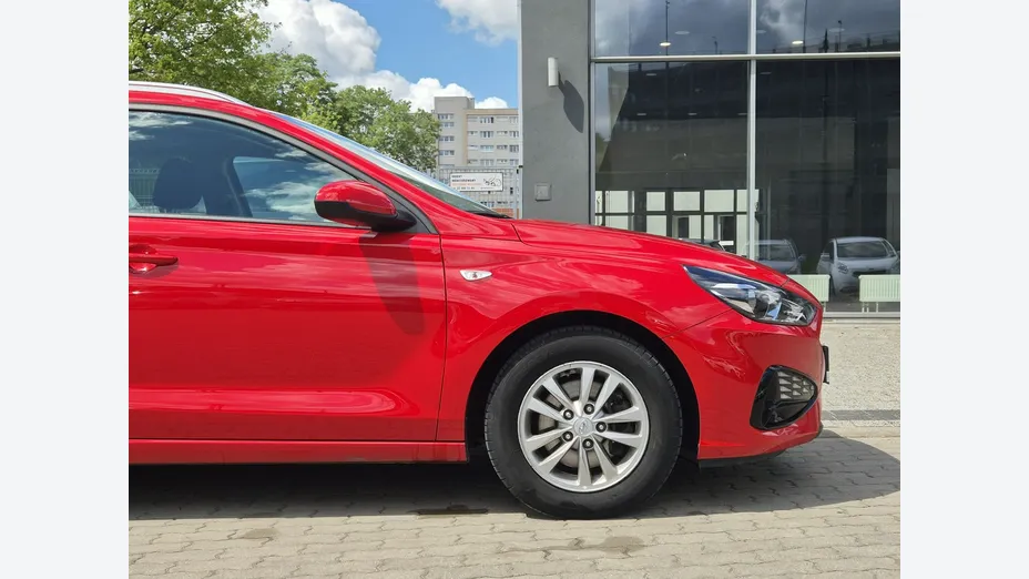 HYUNDAI i30 -