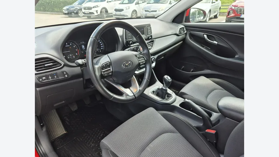 HYUNDAI i30 -