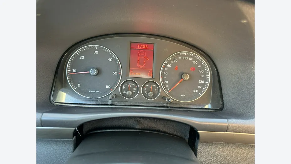VOLKSWAGEN Touran -