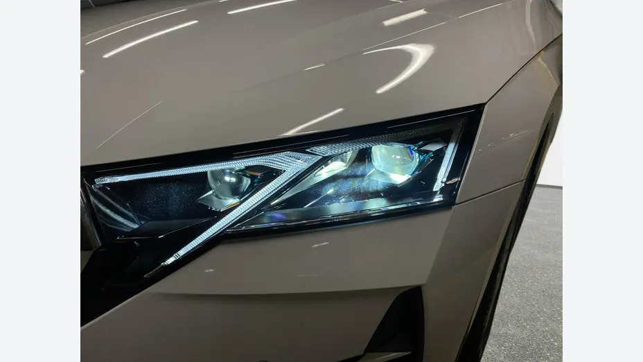 SKODA Octavia -