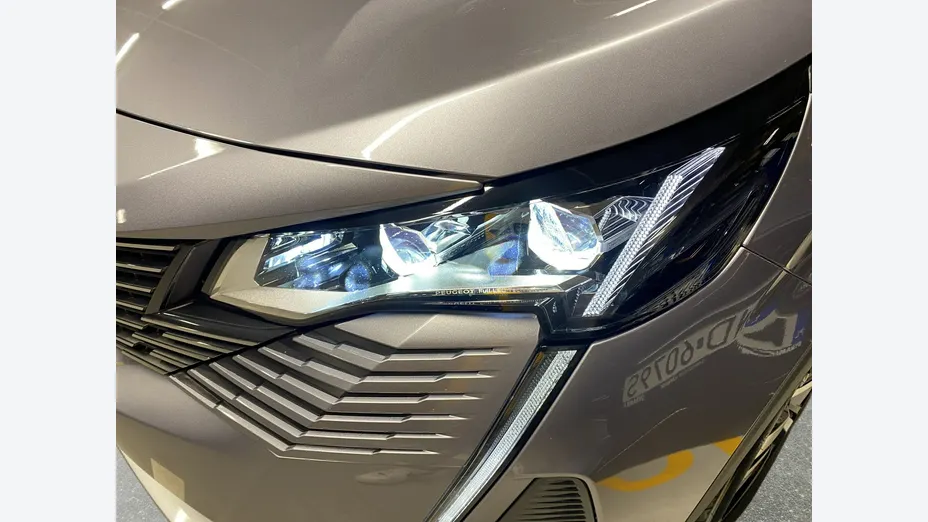 PEUGEOT 3008 -