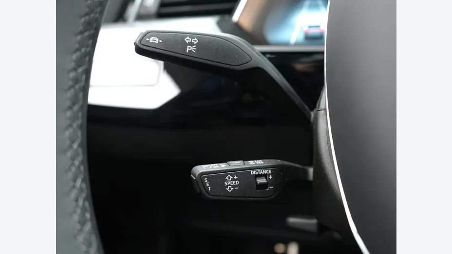 AUDI Q8 -