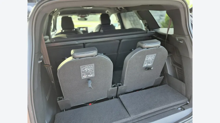 PEUGEOT 5008 -