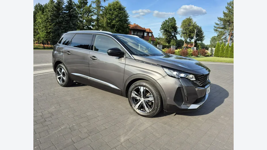 PEUGEOT 5008 -