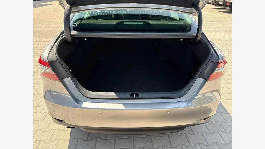 TOYOTA Camry -